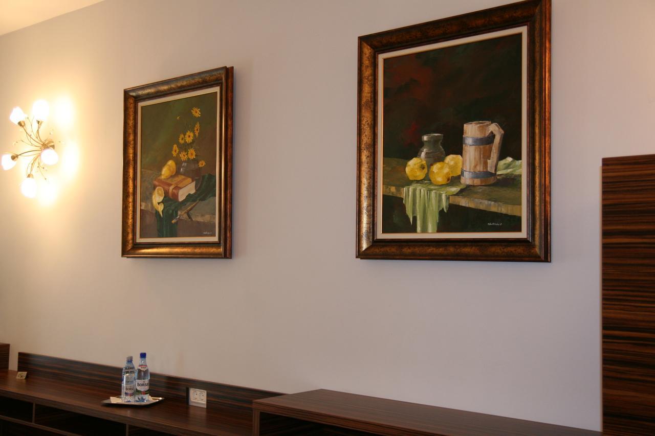 Hotel Kilometrul Zero Dragasani Экстерьер фото