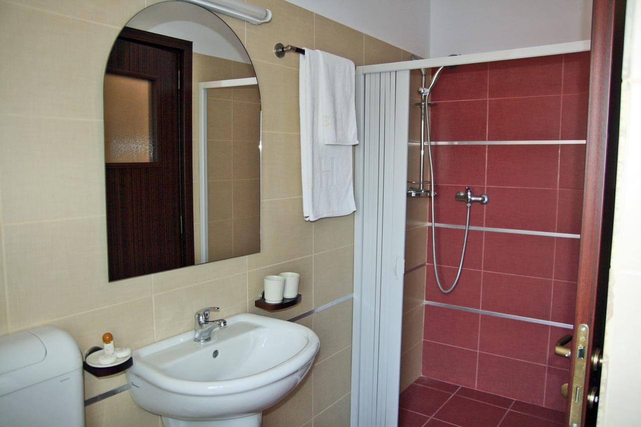 Hotel Kilometrul Zero Dragasani Экстерьер фото